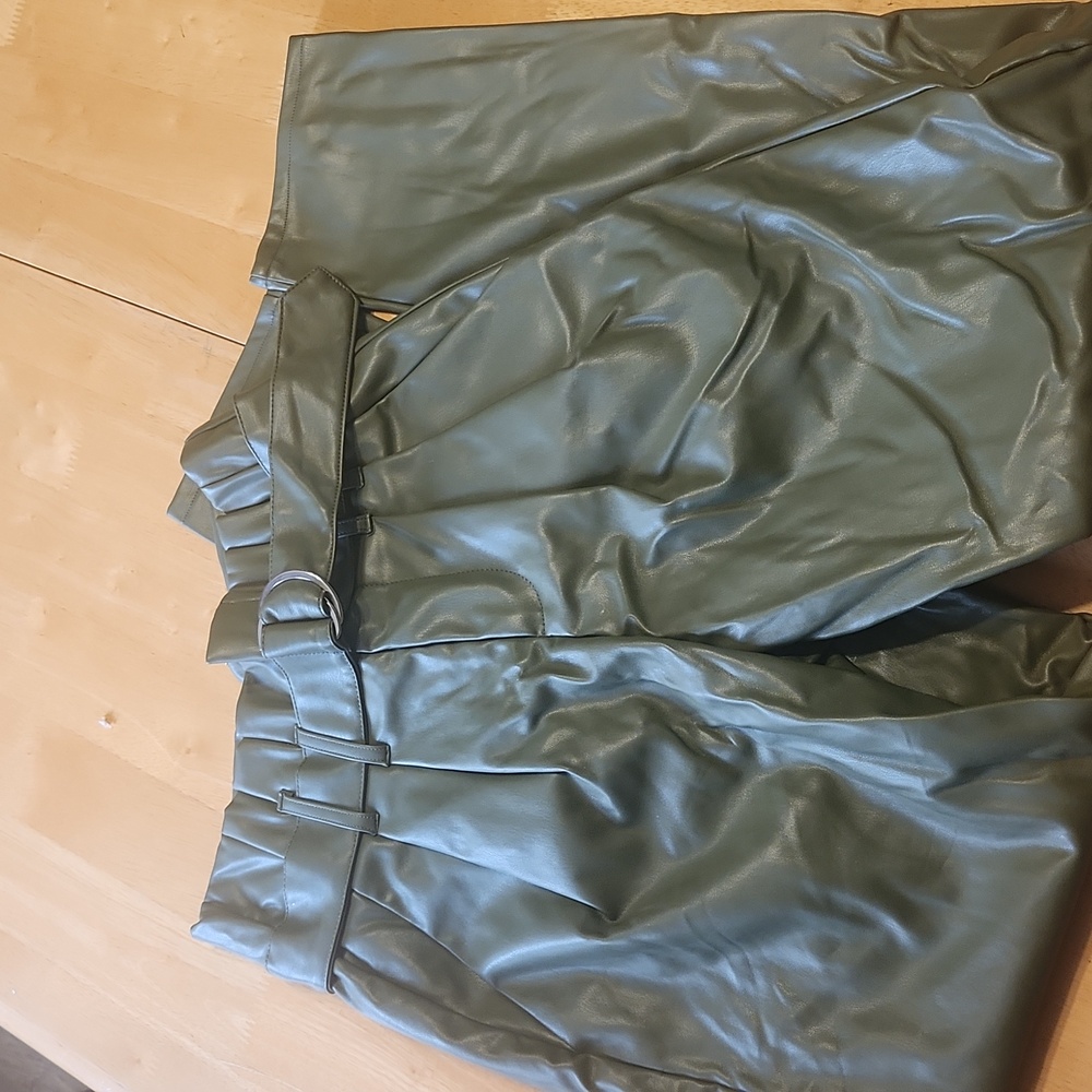 Forever 21 faux leather paper bag waist pant. Worn once.pants. Size S.